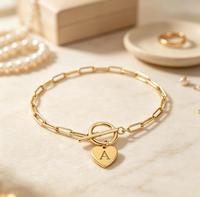 Bracelet chaîne trombone en acier inoxydable plaqué or 18 carats avec initiale en forme de cœur et fermoir OT – Bracelet alphabet personnalisé