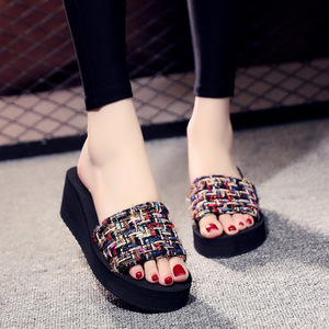 Sandales d'extérieur pour femmes, tendance et polyvalentes, à semelles épaisses, talons compensés, design color-block, respirantes et légères - Product Image 1