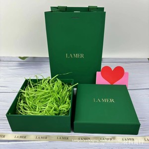 กล่องของขวัญสุดหรูสีเขียวสไตล์ <span class=keywords><strong>LA</strong></span> <span class=keywords><strong>MER</strong></span> กล่องกระดาษแข็งคุณภาพสูงสำหรับเครื่องสำอาง พร้อมบริการพิมพ์โลโก้ตามสั่ง - Product Image 1