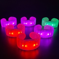 Bracelet LED sans fil programmable avec capteur radio DMX, logo personnalisé, rechargeable, coloré, Starshining OEM, pour événements