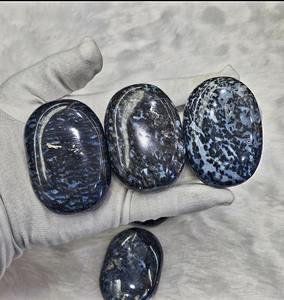 Pierre de palmier Gabbro Indigo de qualité supérieure pour la pleine conscience, le Reiki, la guérison émotionnelle et les pratiques de méditation – Disponible au meilleur prix - Product Image 2