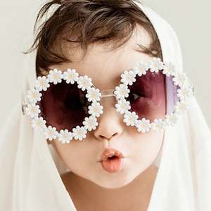 Lunettes de soleil rondes en acrylique à fleurs pour bébés filles et enfants – Vente en gros - Product Image 2