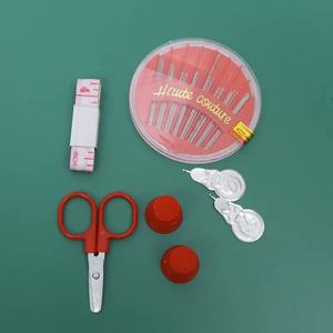 高粘着性の縫製糸キットDIYホームメンディング & クラフトプロジェクトカラフルな染めた糸はさみ測定テープ針の太もも - Product Image 4