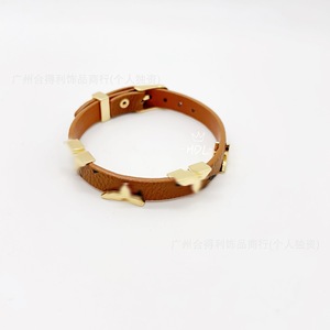 Pulsera clásica <span class=keywords><strong>de</strong></span> cuero con monograma y flor <span class=keywords><strong>de</strong></span> cuatro hojas para parejas y hombres, pulsera <span class=keywords><strong>de</strong></span> cuero con monograma, joyería <span class=keywords><strong>de</strong></span> la marca Lao Lv - Product Image 4