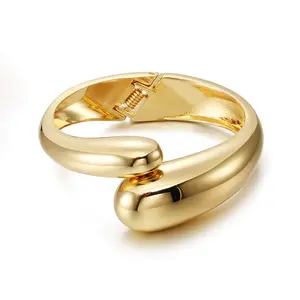 Grosir baru gloss personalisasi gelang paduan aksesori sederhana berlapis emas gelang terbuka tidak teratur gelang