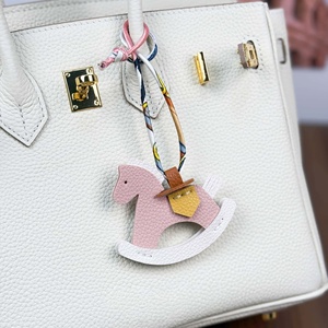 Wholesale Ins Luxury Leather Rocking Horse Keychain Accessory Pu Handmade Pony Key Chain Women Bag Charm Pendant Key Chain - Product Image 4
