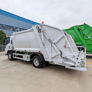 Camion compacteur de déchets ISUZU 4x2 à chargement arrière, 7 m³ – Véhicule de collecte des ordures le plus vendu, à vendre - Product Image 3