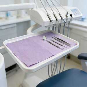 Materiali di Consumo Dentali: 500 Pezzi di Bavaglini Dentali Colorati a 3 Strati, Monouso, con 2 Strati di Carta e 1 Strato di Polietilene - Product Image 4