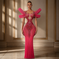 Robe de soirée sexy en strass magenta pour femme, robe sirène à manches structurées architecturales, tenue de soirée de luxe en cristal pour la scène