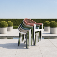 Chaise d'extérieur empilable en corde tressée pour bord de piscine, idéale pour villas, maisons d'hôtes, terrasses ensoleillées et zones repas
