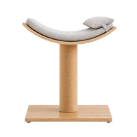 Station de relaxation pour chat design avec hamac incurvé, poteau à gratter en sisal et aspect élégant