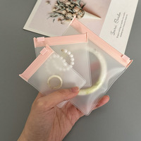 Sac d'Emballage de Bijoux Personnalisé Translucide Rose en PVC EVA, Petit Sac en Plastique Auto-Scellant en PVC avec Fermeture Ziplock et Logo