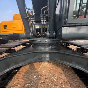 Excavatrice Hyundai HX225HD d'occasion, modèle 2024, moteur Cummins, pompe Kawasaki, faible nombre d'heures <span class=keywords><strong>de</strong></span> fonctionnement, 22,5 tonnes, godet <span class=keywords><strong>de</strong></span> 1,0 m, bon état - Product Image 3