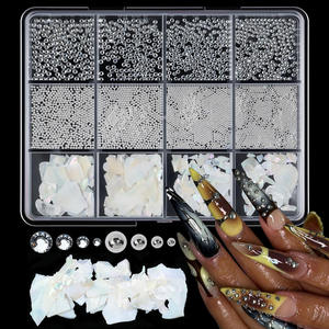Venta al por mayor de adornos 3D coloridos de mariposa fresa para uñas, lazos, pedrería plana para uñas, <span class=keywords><strong>flores</strong></span> de resina para <span class=keywords><strong>manicura</strong></span> DIY - Product Image 4