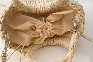 Nouveauté Sacs de plage en paille tissés à la main avec des fleurs pour le voyage des femmes - Product Image 4