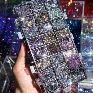 Paleta de Sombras de Ojos de Gel Luminoso de 24 Colores Personalizada con Cobertura para Tonos de Piel Oscuros - Product Image 3