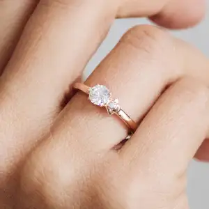 로즈 골드 솔리테어 반지 벚꽃 Fairtrade 윤리 솔리테어 약혼 Moissanite 반지