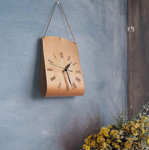 Reloj de pared de cuero para cafetería, reloj Retro de estudio, adornos, reloj de pared de moda Retro con cuerda, decoración colgante para sala de estar - Product Image 4
