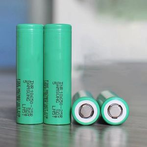 Vente en gros <span class=keywords><strong>Samsung</strong></span> <span class=keywords><strong>25R</strong></span> Rechargeable 2500mah 10c 3.7v Li Ion Cell 1200 1500 1800 2000 2200 2400 2600 2900 3000 Mah 18650 Lithium B - Product Image 6