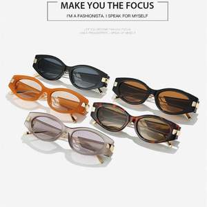 Gafas de Sol Personalizadas con Logotipo, Modelo 2025, Montura Pequeña Cuadrada, Protección UV400, Estilo Ojo de Gato, Metálicas, para Hombre y Mujer - Product Image 6