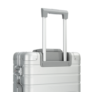 Valise de voyage antivol en aluminium métallisé argenté, avec cadre en aluminium, compartiment sec/humide - Product Image 5