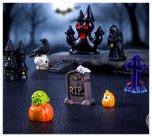 Personnages de dessins animés résine Halloween trucs château sanglant-croix corbeau mal citrouille pierre tombale noir Micro <span class=keywords><strong>Figurine</strong></span> jouets 3D ornements - Product Image 4