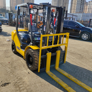 TCM รถยกนําเข้ามือสอง 2.5 ตัน, 3.5 ตัน, 6 ตัน, 10 ตัน, รถยก Komatsu ที่ใช้น้ํามันเชื้อเพลิงไฟฟ้าสําหรับขาย - Product Image 3