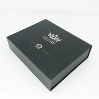 Emballage en carton personnalisé, fermeture magnétique noire, boîte cadeau pour carte VIP, logo en feuille d'or, boîtes porte-cartes de crédit