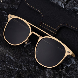 Lunettes de soleil polarisées UV400 pour hommes KSL-98294, monture noire, verres PC, protection classe 2, origine Taizhou - Product Image 1