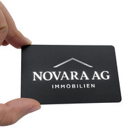 Carte magnétique PVC CR80 de luxe sur mesure avec impression offset et logo de marque estampé à chaud