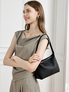 Bolso de <span class=keywords><strong>Hombro</strong></span> de Cuero Vacuno de Primera Capa con Patrón TC de Lujo 2026 para Mujer, Bolso Hobo Minimalista de Cuero Genuino, Bolso Chic para Llevar Bajo el Brazo - Product Image 5