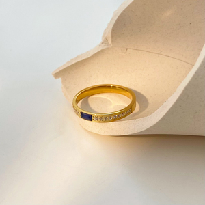 Blauwe Zirkoon Ingelegde Halve Cirkel Fijne Diamant Fijne Ring Joyas De Acero Inoxidable Al Por Mayor Titanium Staal 18K Gouden Ring - Product Image 4