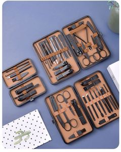 Juego de Manicura de Aleación de Oro Rosa al por Mayor de Fábrica, Kit de Cortauñas y Alicates de Dibujos Animados, 18 Piezas/Set, Regalo Promocional - Product Image 2