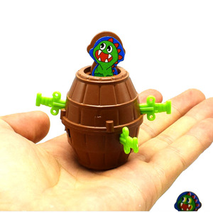 <span class=keywords><strong>2023</strong></span> le plus populaire décompresser jouets anti-Stress drôle enfants nouveauté jouets interactifs <span class=keywords><strong>Pirate</strong></span> baril jeu catapulte jeu <span class=keywords><strong>de</strong></span> bureau - Product Image 2