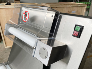 Base commerciale professionnelle de <span class=keywords><strong>pizza</strong></span> de comptoir de laminoir de rouleau de pâte faisant la Machine pour le moteur de composant de noyau d'utilisation domestique - Product Image 5