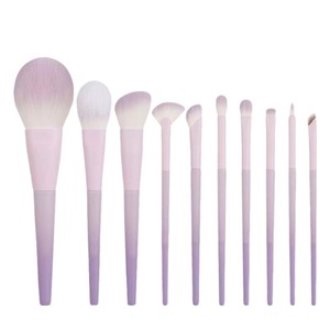 Juego de 10 Brochas de Maquillaje Planas con Mango de Madera y Pelo Sintético para Rostro, Sombras de Ojos, Polvo y Colorete - Product Image 4