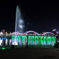 Fontaine à rideau d'eau numérique avec contrôle audio DMX512 pour les festivals de ponts, les zones touristiques et les spectacles nocturnes