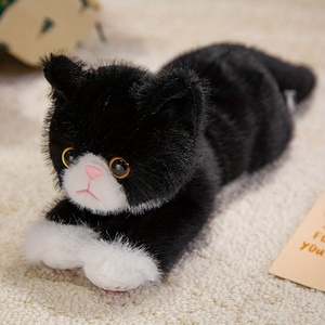 Peluche Gatto Realistico, Morbido e Coccoloso, in Posizione Sdraiata, con Faccia Arrotondata e Zampe Corte, Piccolo Animale Domestico, Ideale per Decorazioni Camera da Letto e Regali - Product Image 2