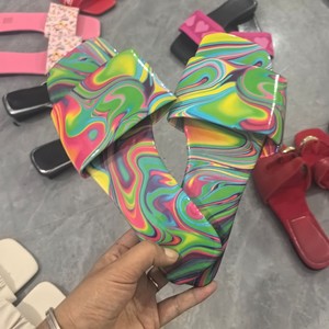 <span class=keywords><strong>Sandali</strong></span> piatti da <span class=keywords><strong>donna</strong></span> in PU, economici, estivi, leggeri, per esterni, con colori e <span class=keywords><strong>taglie</strong></span> assortite, abbinabili a tutto, scarpe e <span class=keywords><strong>sandali</strong></span> in stock. - Product Image 4