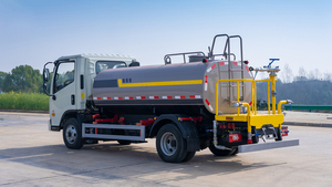 Camión Cisterna Foton 4X2 de 5000L con Bomba y Motor, Emisión Euro 6, para Reducción de Polvo en Carreteras y Riego de Árboles - Product Image 5