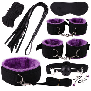 Ensemble de 8 pièces sexy en peluche rose pour couples : menottes moelleuses, bandeau pour les yeux, collier, fouet, bâillon à boule – Accessoire exotique pour chambre à coucher - Product Image 4