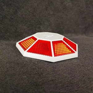 Светоотражающие пластиковые дорожные катафоты (котячьи глаза) для безопасности на дорогах - Product Image 2