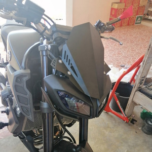 <span class=keywords><strong>Pare</strong></span>-brise pour Yamaha FZ09 MT09 2017-2020 <span class=keywords><strong>Pare</strong></span>-brise en aluminium Déflecteur de flux d'air Viser Visor en verre - Product Image 5