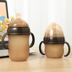 Biberon in Silicone che Imita il <span class=keywords><strong>Latte</strong></span> Materno per Prevenire i Gas nei Neonati Strumento per l'alimentazione dei neonati con <span class=keywords><strong>latte</strong></span> <span class=keywords><strong>e</strong></span> acqua <span class=keywords><strong>e</strong></span> per lo svezzamento. - Product Image 4