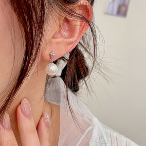 Pendientes de plata S925 con forma de flor y perla redonda para mujer, joyería de fiesta, pendientes de moda - Product Image 1