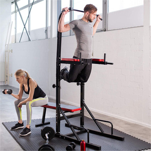 Station de musculation multifonctionnelle réglable pour usage domestique : barre de traction, station de dips et bancs d'entraînement de force - Product Image 1