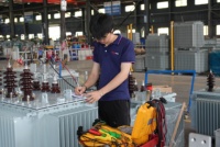 Transformateur de puissance triphasé à noyau en fer immergé dans l'huile LBAJI 125 kVA certifié CE S11-M-125/10 Entrée 10 kV Sortie 0,4 kV 50 Hz
