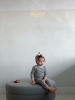 Conjunto de Tres Piezas para Bebé: Body de Manga Larga a Rayas, Leggings de Cintura Alta y Gorro con Pompones, Unisex, Informal, Transpirable, para Recién Nacidos
