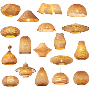 Luminaire suspendu artisanal en rotin tressé, style d'Asie du Sud-Est, pour salons/salles à manger - Product Image 1