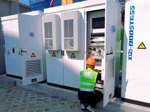 Système d'énergie solaire Boostess 261 kWh avec batterie lithium-ion, connexion réseau et hors réseau, fonction de refroidissement, BS-CI-125KW-261KWh Li - Product Image 1